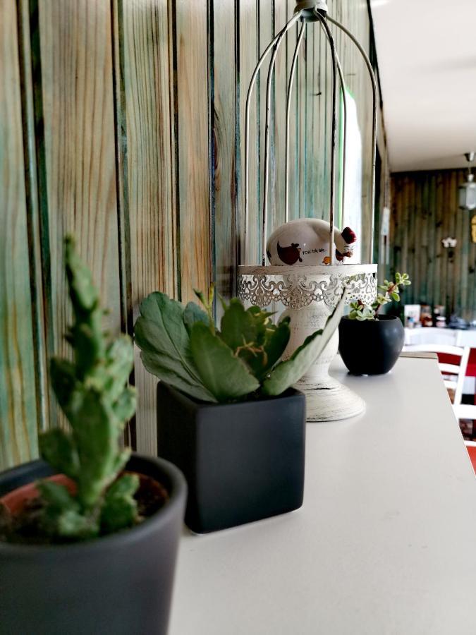 Logis Hotel La Tourelle Du Beffroi ブルボン・ランシー エクステリア 写真